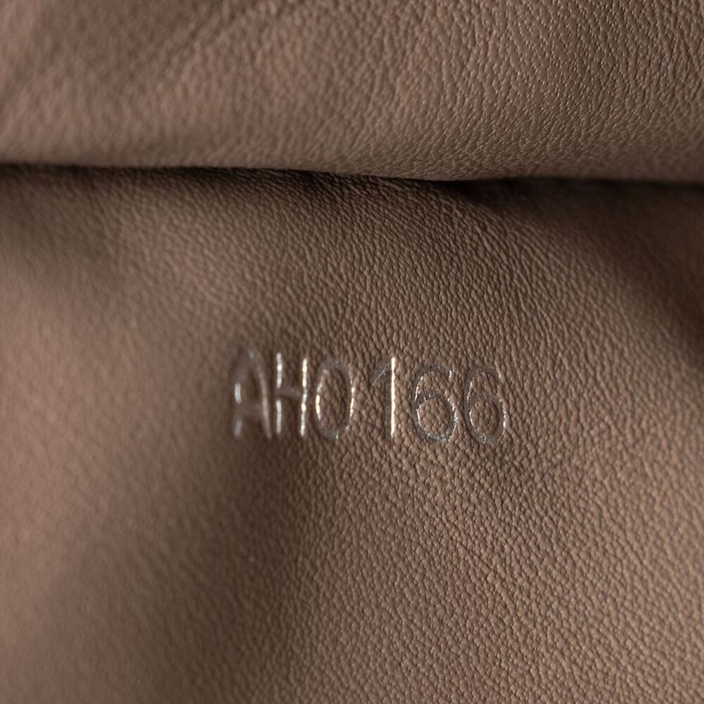 Louis Vuitton Taurillon Capucines PM Bag - Picture 6 of 16